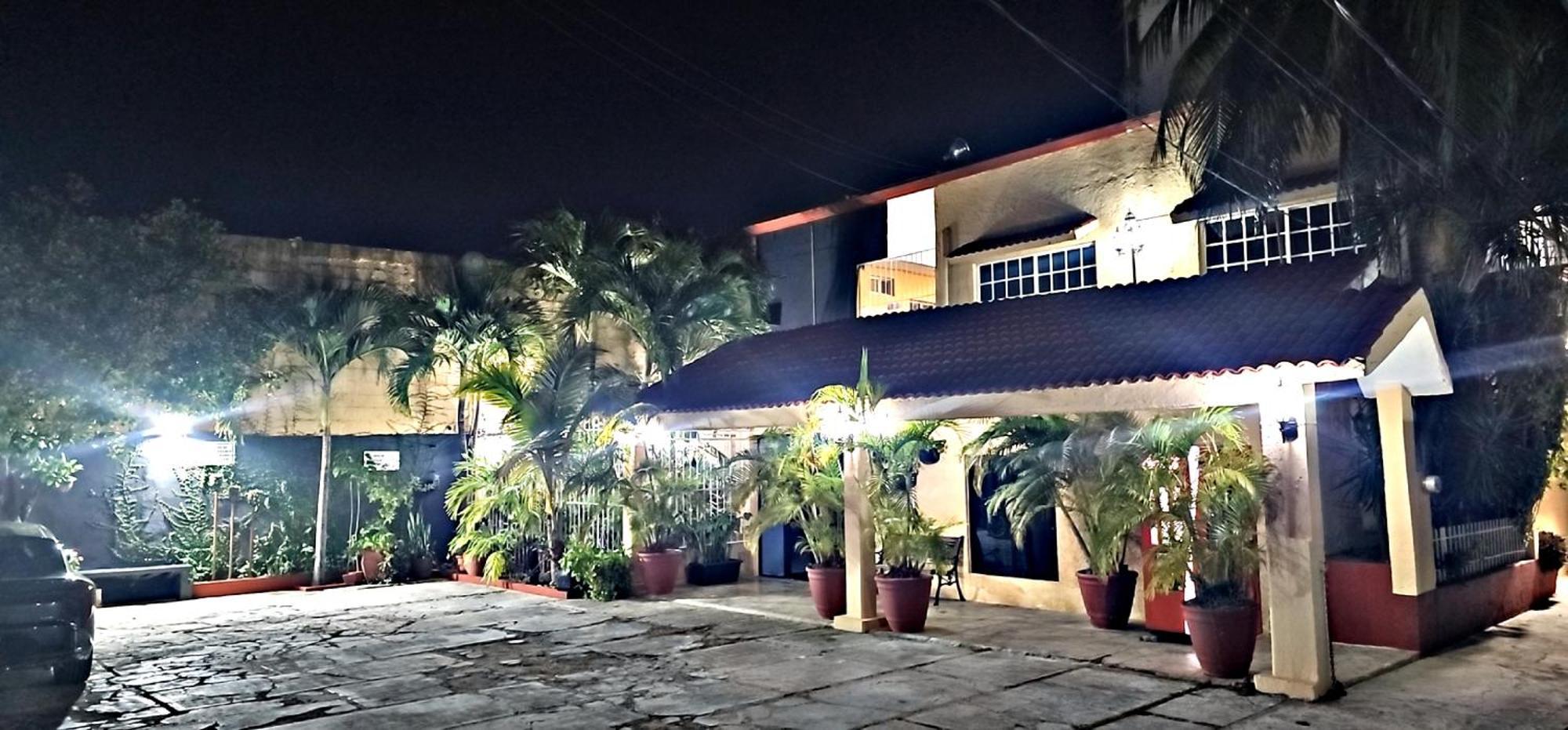 Hotel Posada Marcas Cancun Exterior photo